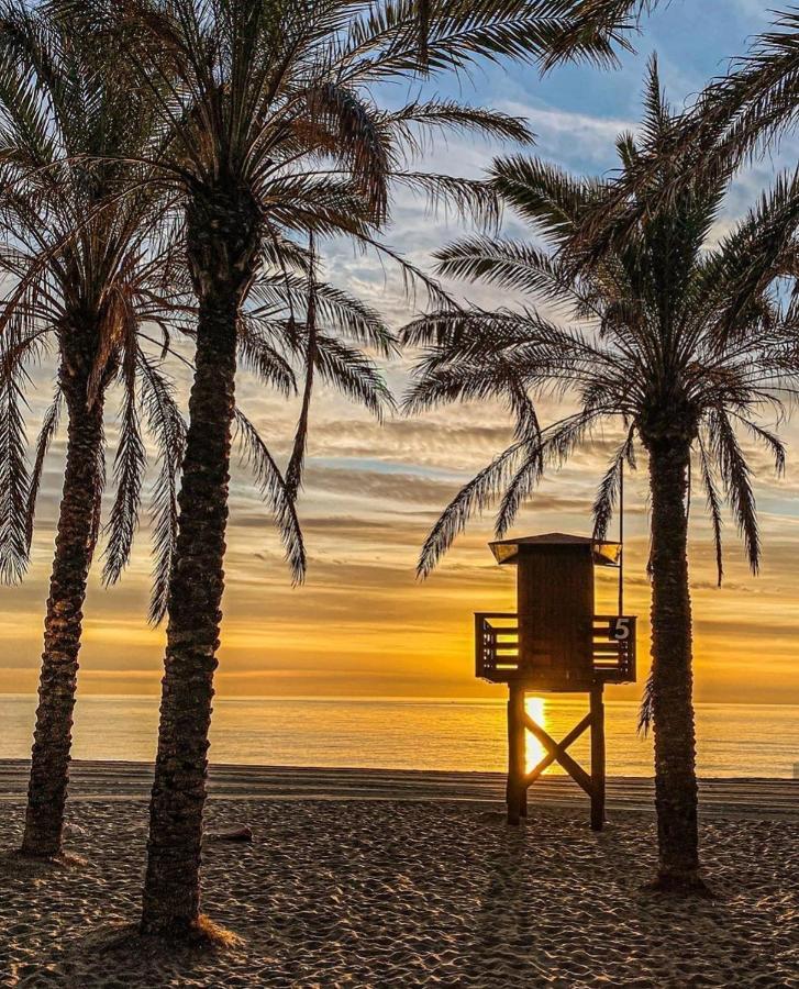 El Estudio De La Playa Benalbeach Holidays Deluxe Benalmádena Exteriör bild