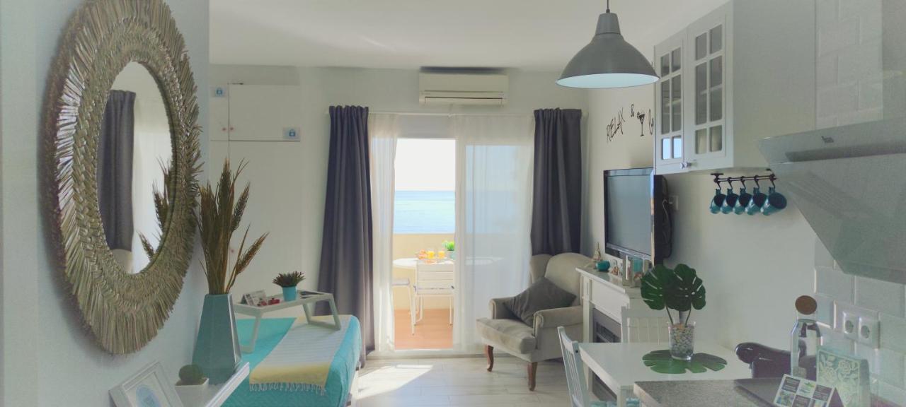 El Estudio De La Playa Benalbeach Holidays Deluxe Benalmádena Exteriör bild