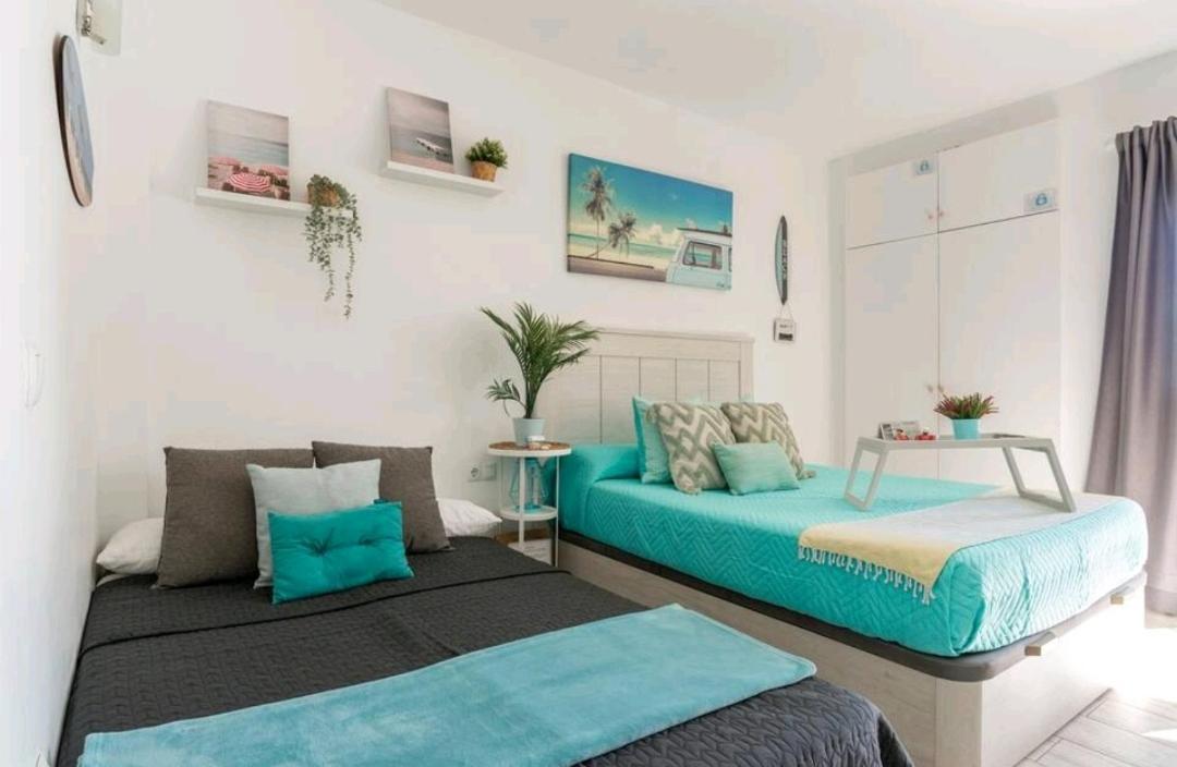 El Estudio De La Playa Benalbeach Holidays Deluxe Benalmádena Exteriör bild