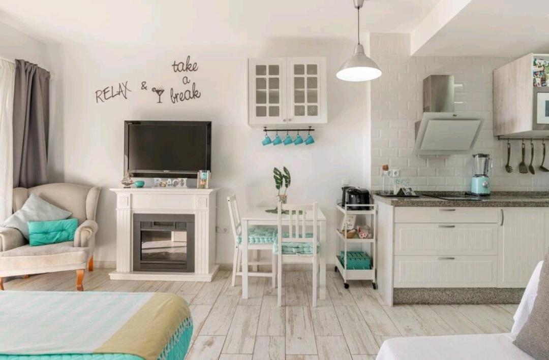 El Estudio De La Playa Benalbeach Holidays Deluxe Benalmádena Exteriör bild