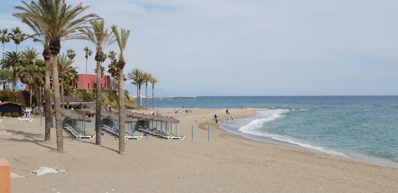 El Estudio De La Playa Benalbeach Holidays Deluxe Benalmádena Exteriör bild