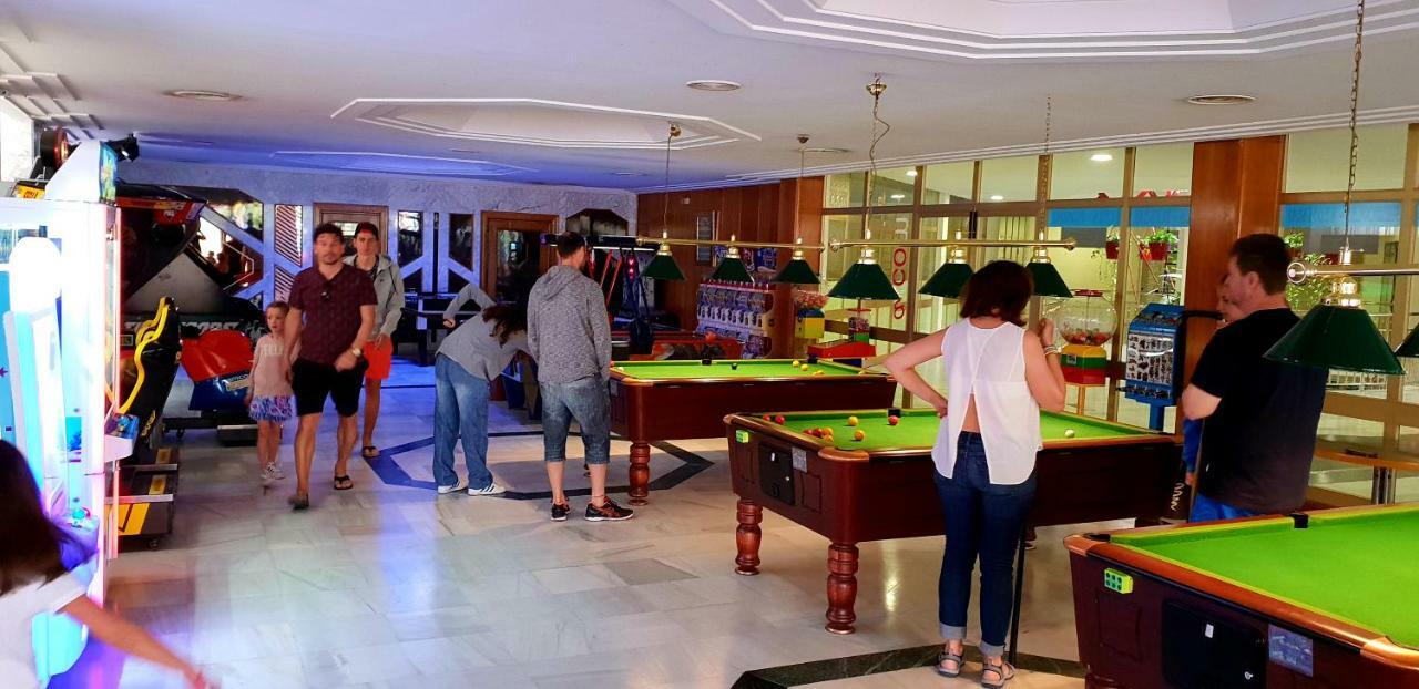 El Estudio De La Playa Benalbeach Holidays Deluxe Benalmádena Exteriör bild