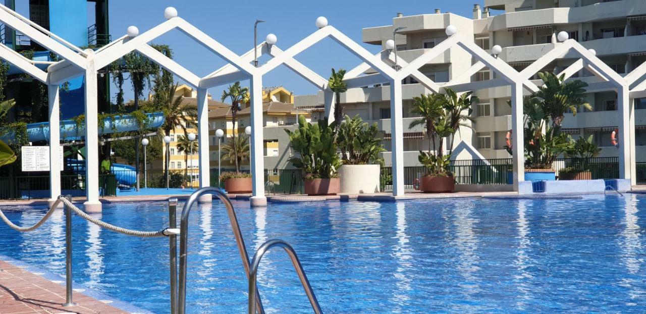 El Estudio De La Playa Benalbeach Holidays Deluxe Benalmádena Exteriör bild
