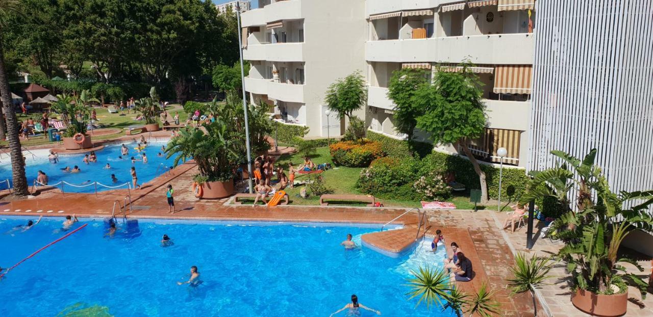 El Estudio De La Playa Benalbeach Holidays Deluxe Benalmádena Exteriör bild